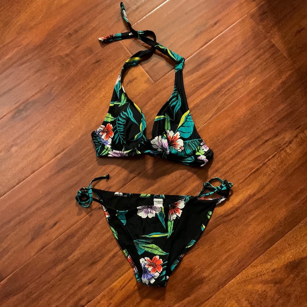 Black floral bikini